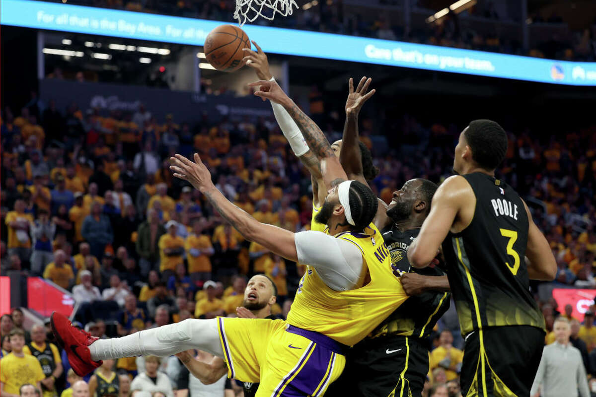 NBA says Lakers should've shot even more free throws vs. Warriors
