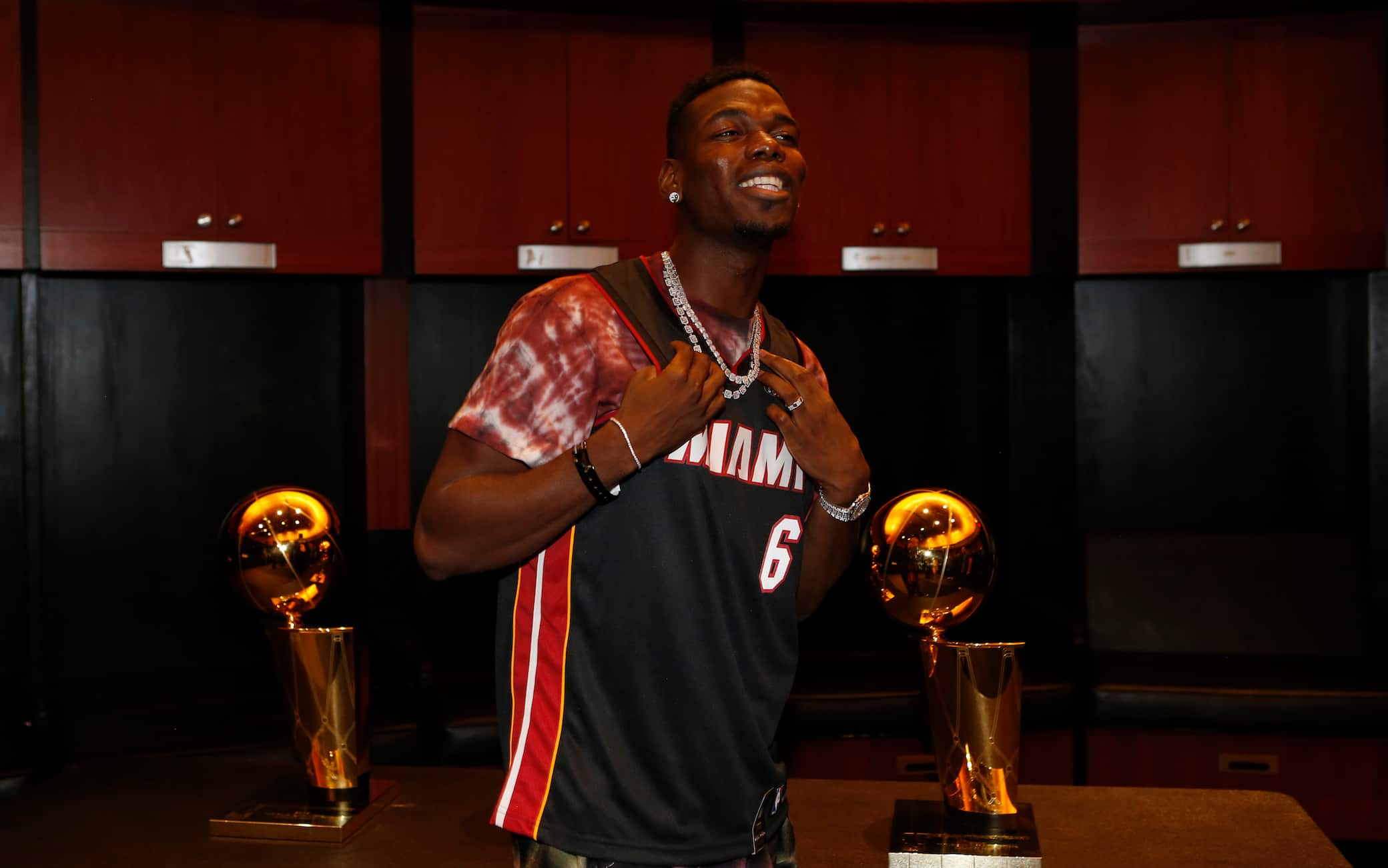 NBA, Paul Pogba cambia squadra, ma solo per i Miami Heat. FOTO | Sky Sport